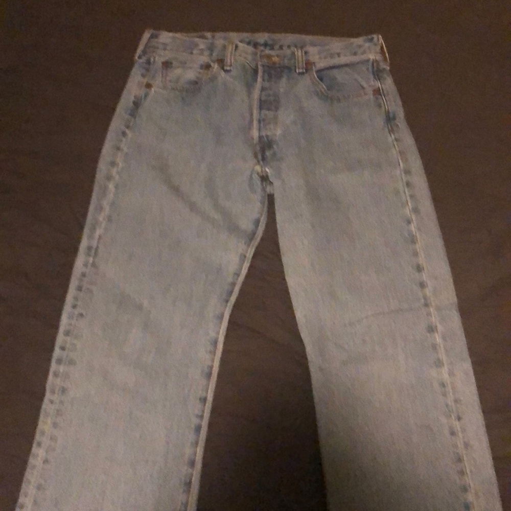 Levi’s 501 light wash jeans